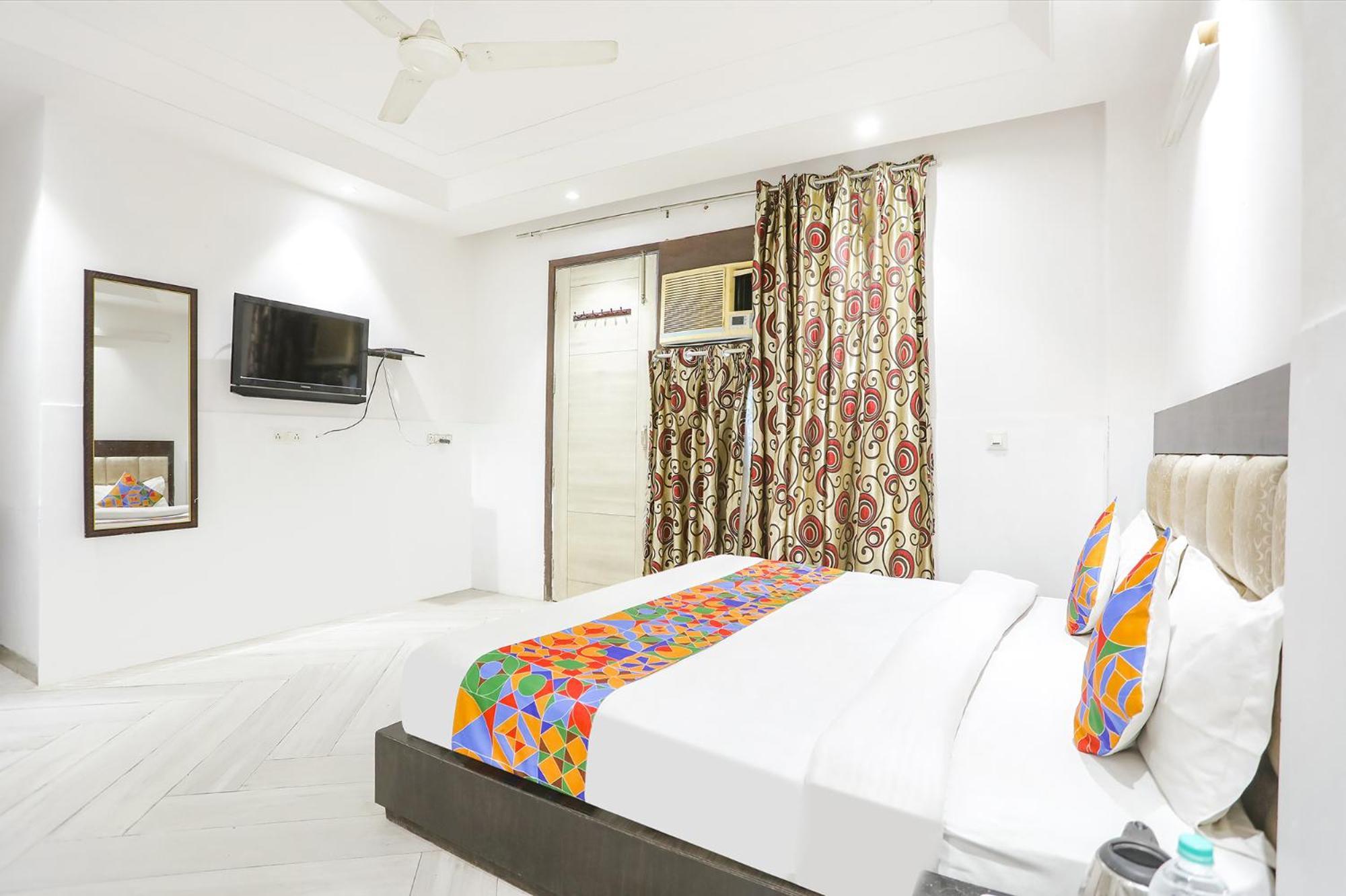 Fabexpress Lotus Palace New Delhi Exterior photo