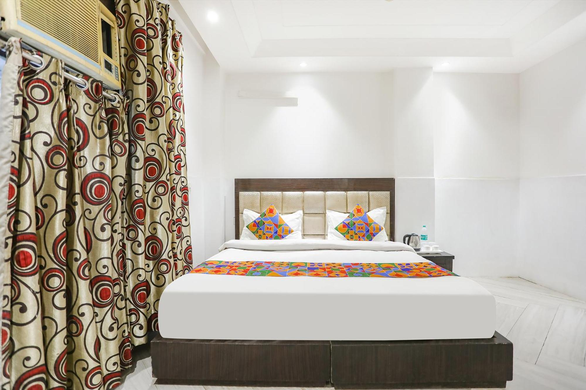 Fabexpress Lotus Palace New Delhi Exterior photo