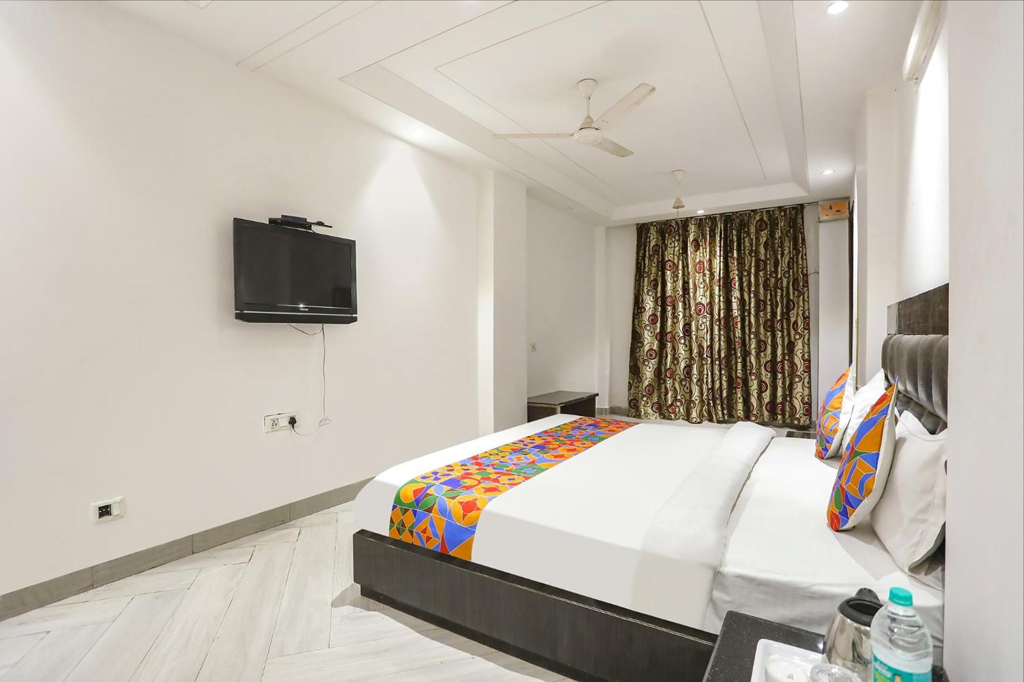Fabexpress Lotus Palace New Delhi Exterior photo