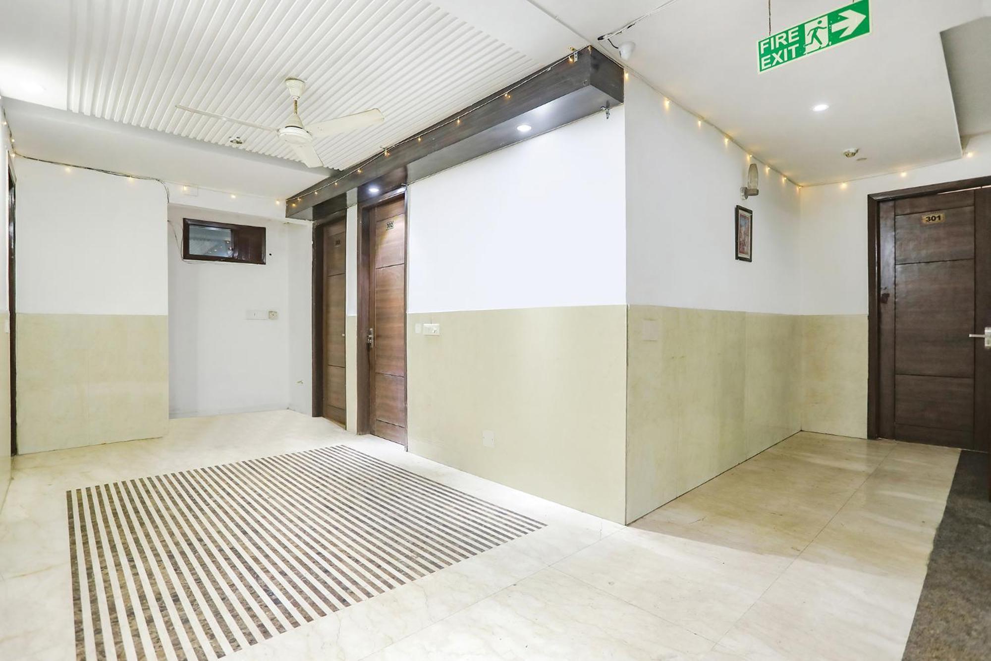 Fabexpress Lotus Palace New Delhi Exterior photo