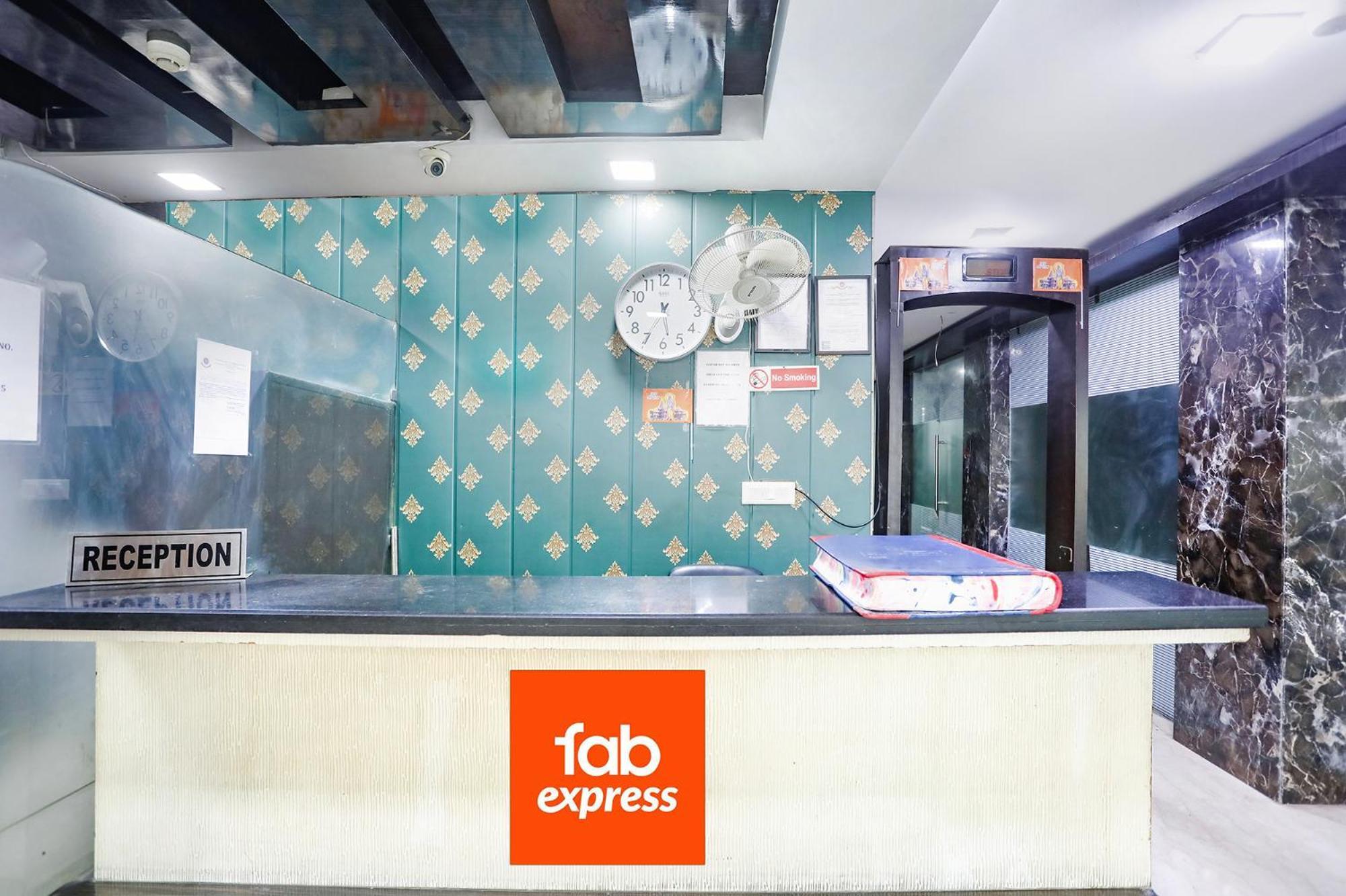 Fabexpress Lotus Palace New Delhi Exterior photo