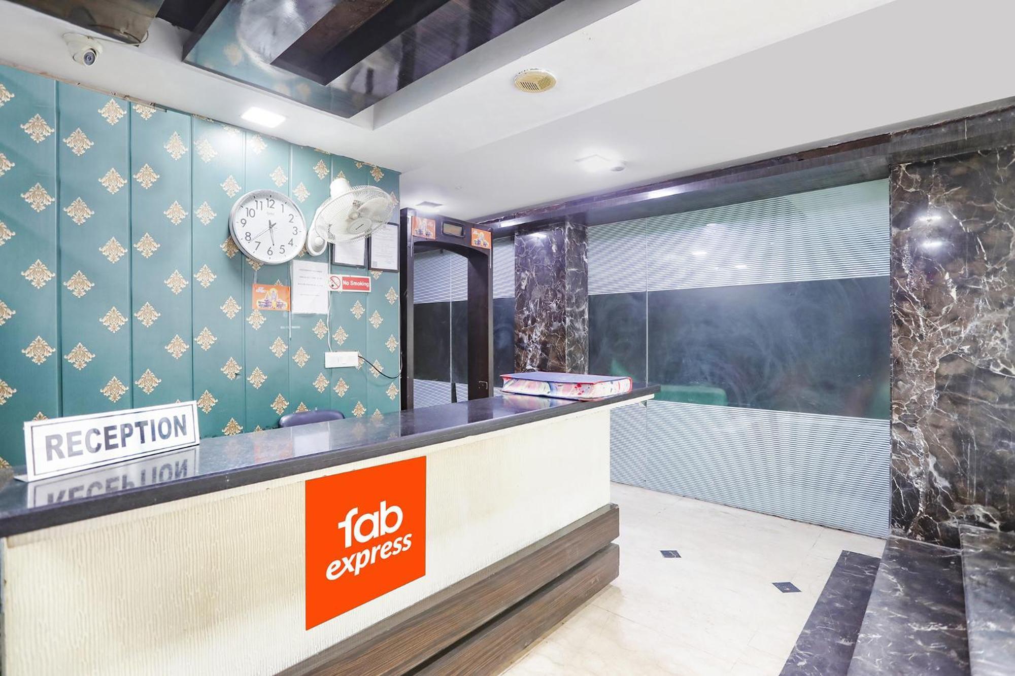 Fabexpress Lotus Palace New Delhi Exterior photo