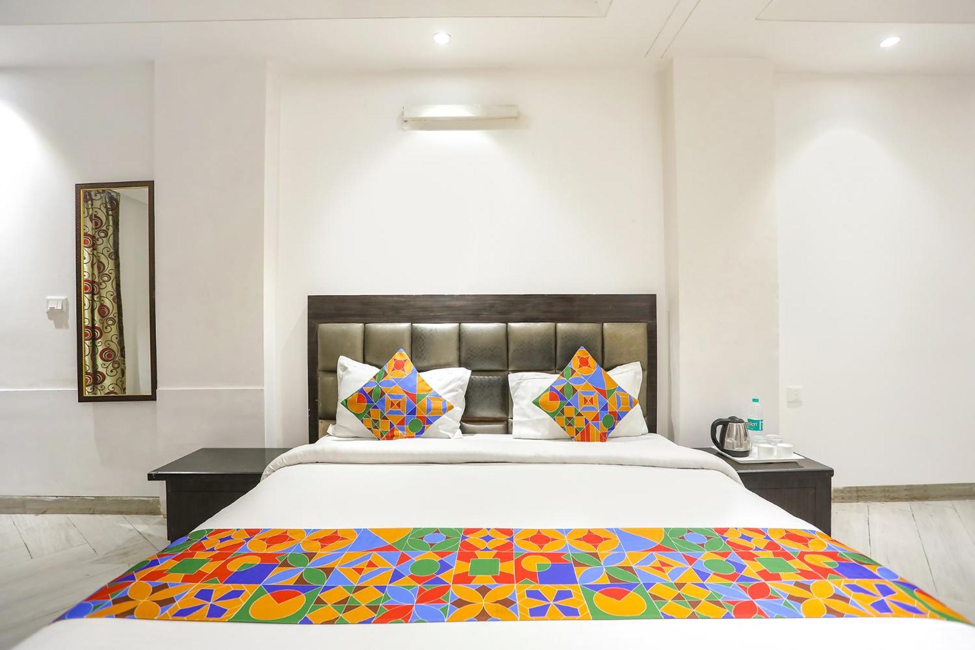 Fabexpress Lotus Palace New Delhi Exterior photo