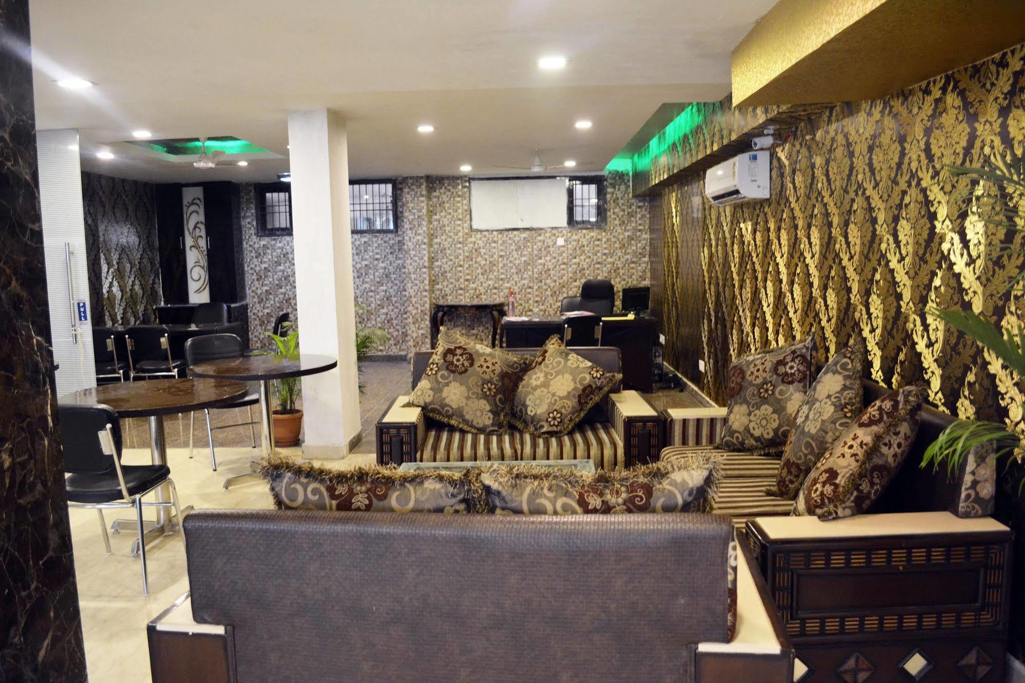 Fabexpress Lotus Palace New Delhi Exterior photo